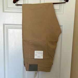 AG. The Everett. Slim straight. New w/ tags. 38w x 32 l